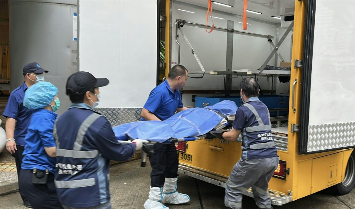 七旬独居妇已去世一年半 官员上门惊见白骨趴床上