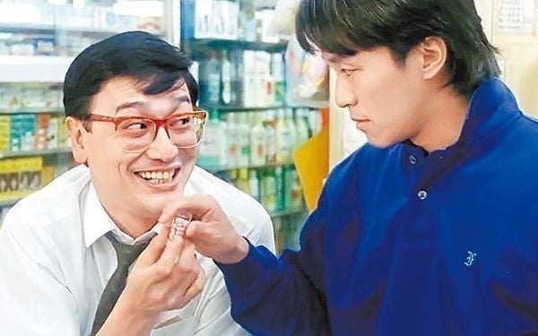 三级片天王宣布退休 76岁曹查理返港定居