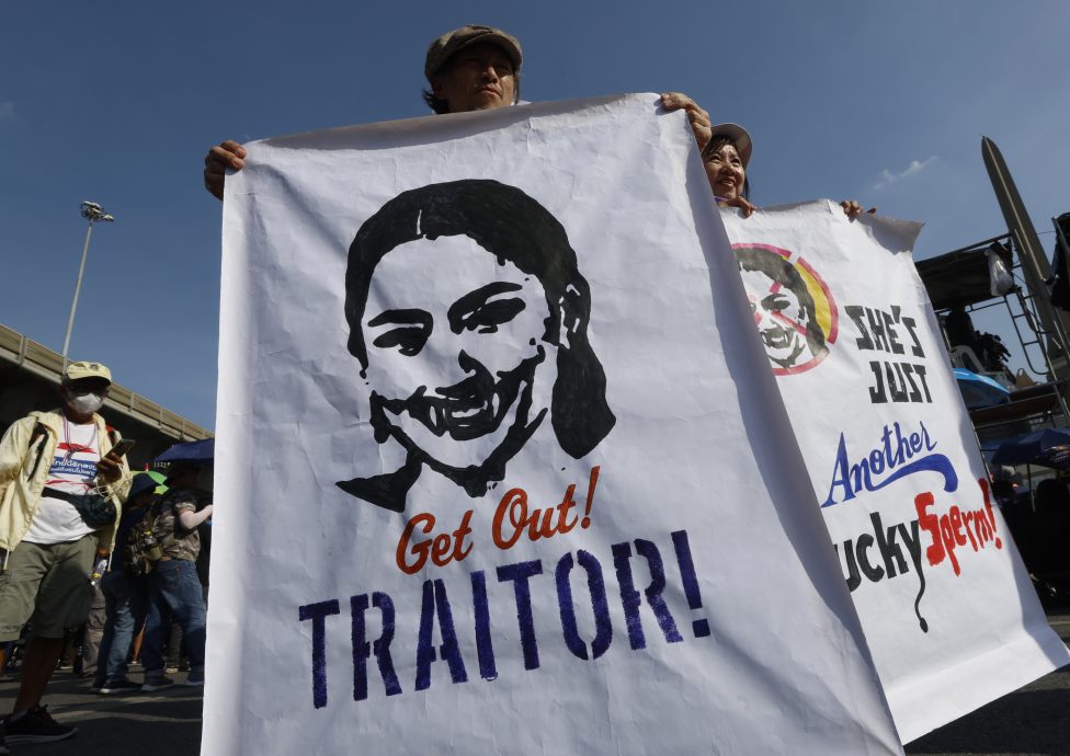 不辞职 佩通坦向宪法法院提交违宪案辩护材料