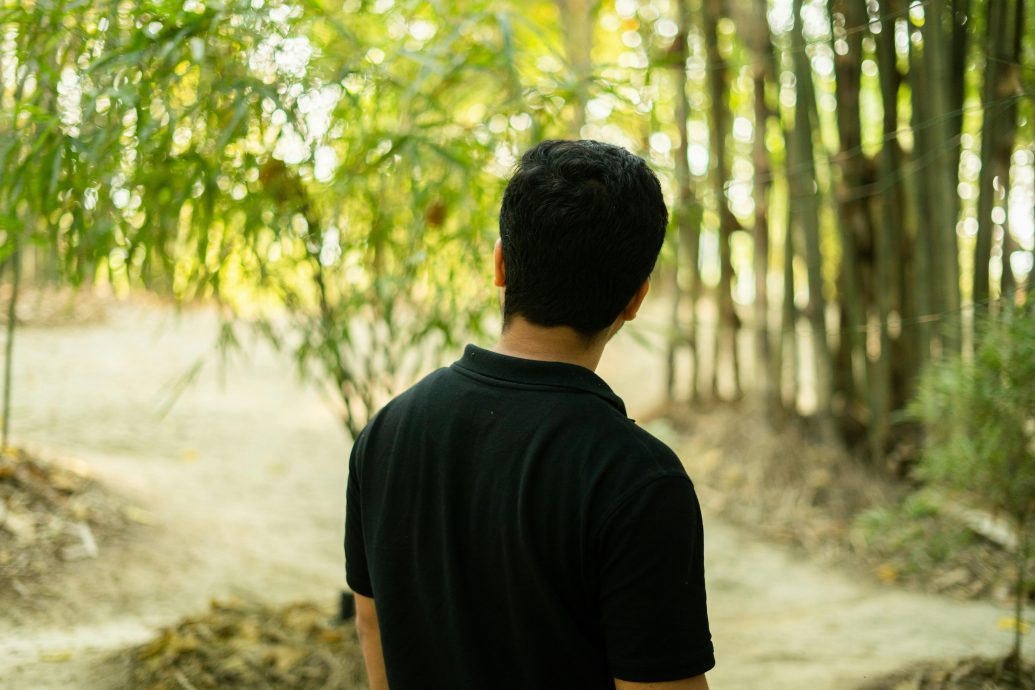 与离婚一天女子领证!男子花逾17万闪婚 1个月分手人财两空