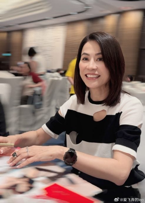 与粉丝庆55岁生日 宣萱自爆曾萌退意