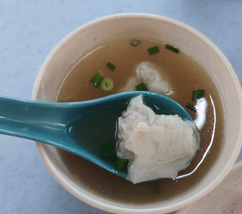 东01： 5令吉云吞面暖人心