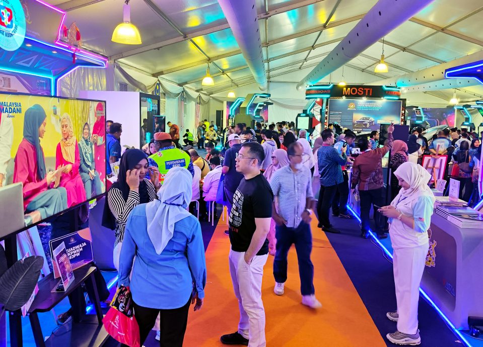 东(已签):2025年吉兰丹“昌明大马人民计划”即日起开跑。