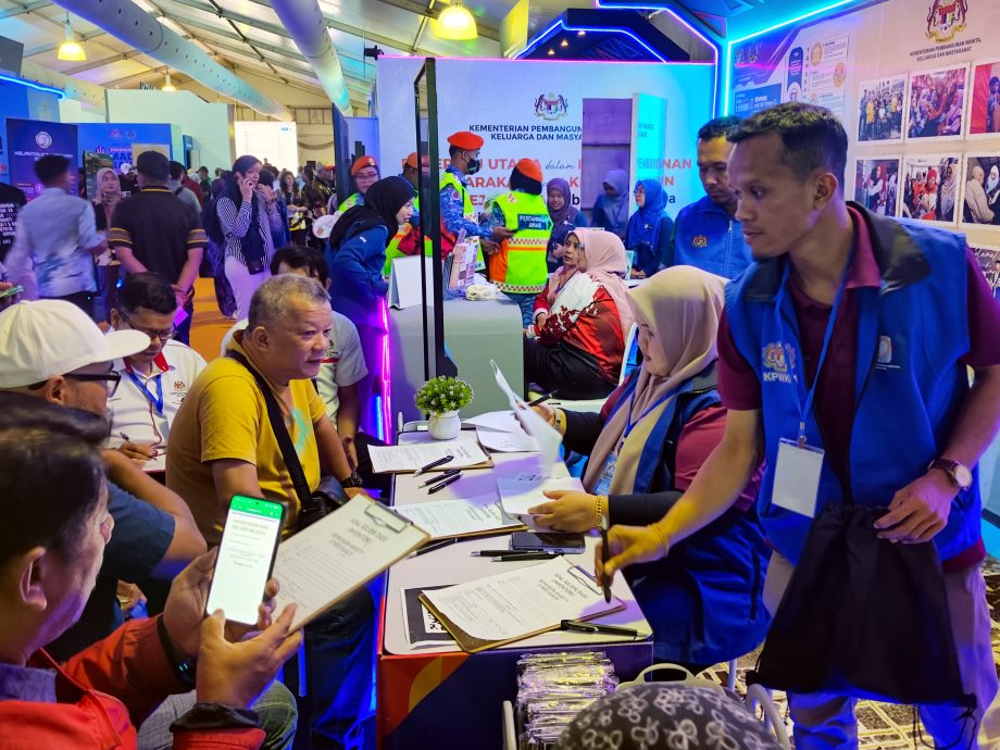 东(已签):2025年吉兰丹“昌明大马人民计划”即日起开跑。