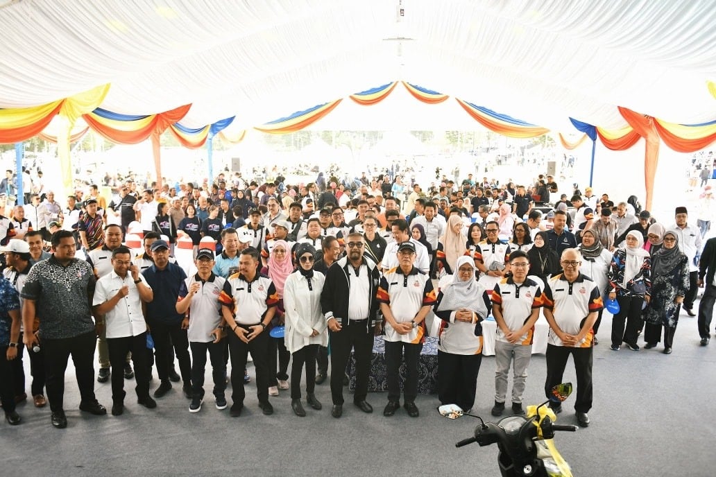 东（已签发）：彭首办三合一嘉年华更有效率和受到欢迎