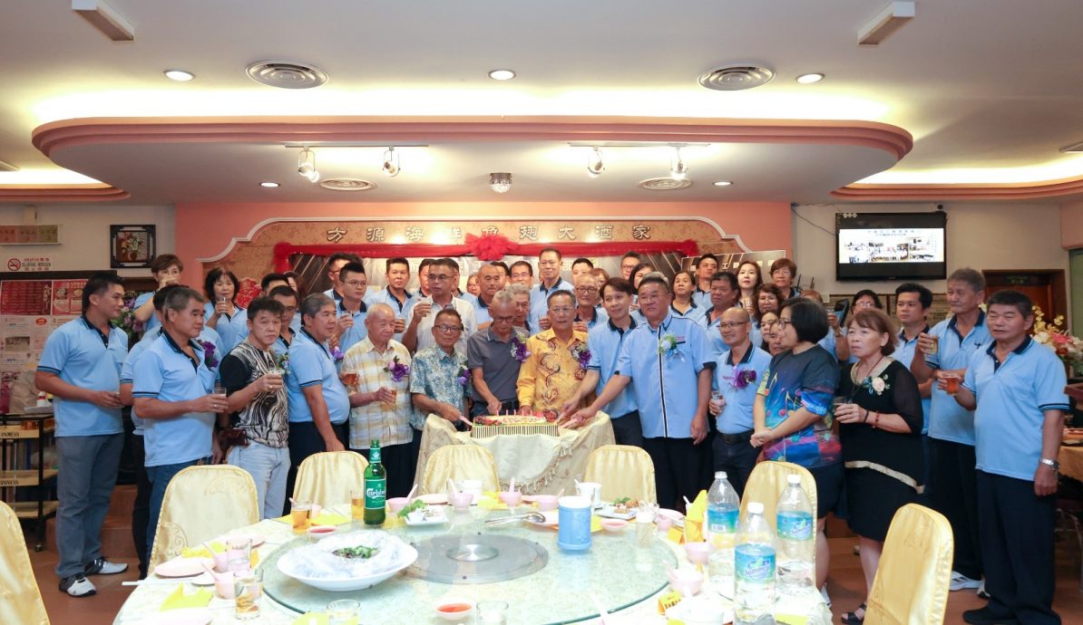 东(已签发):林广有:政府应尽责化解国旗风波