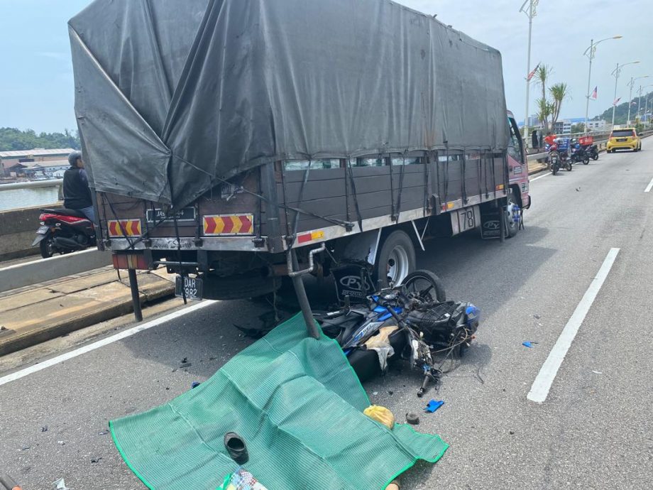 东（已签发）：退休摩托车骑士撞罗里亡