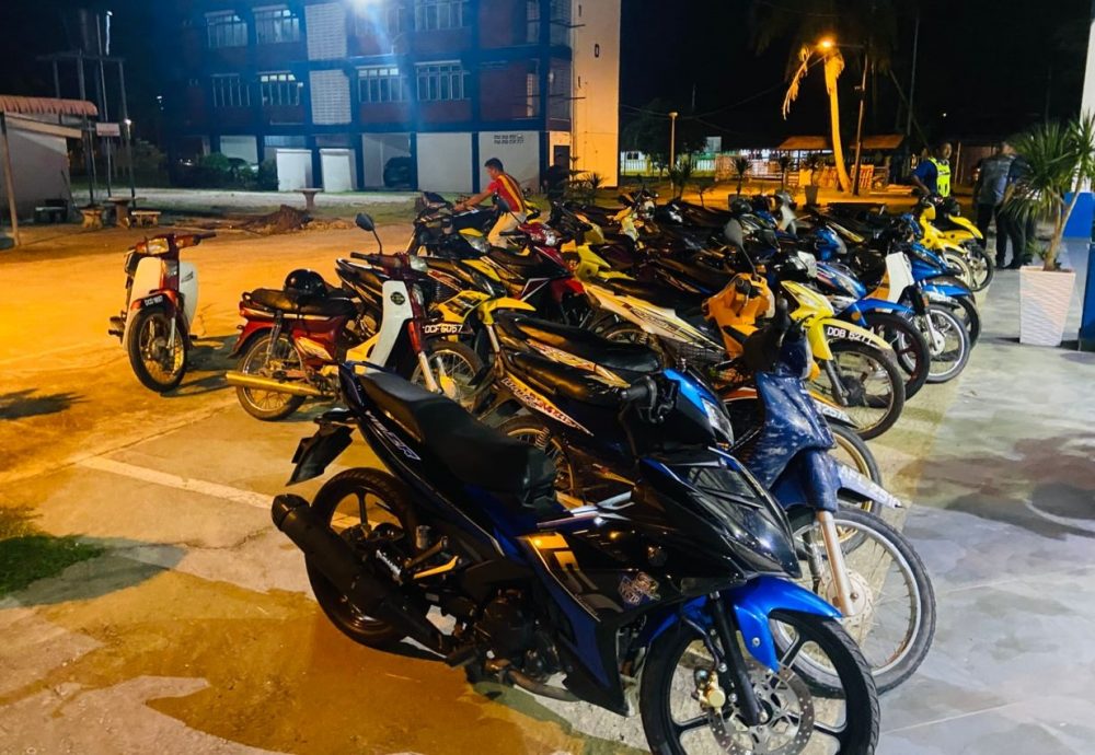 东(已签):巴西富地警方展开“街头流氓”特别行动,共对违规骑士发出208张罚单。