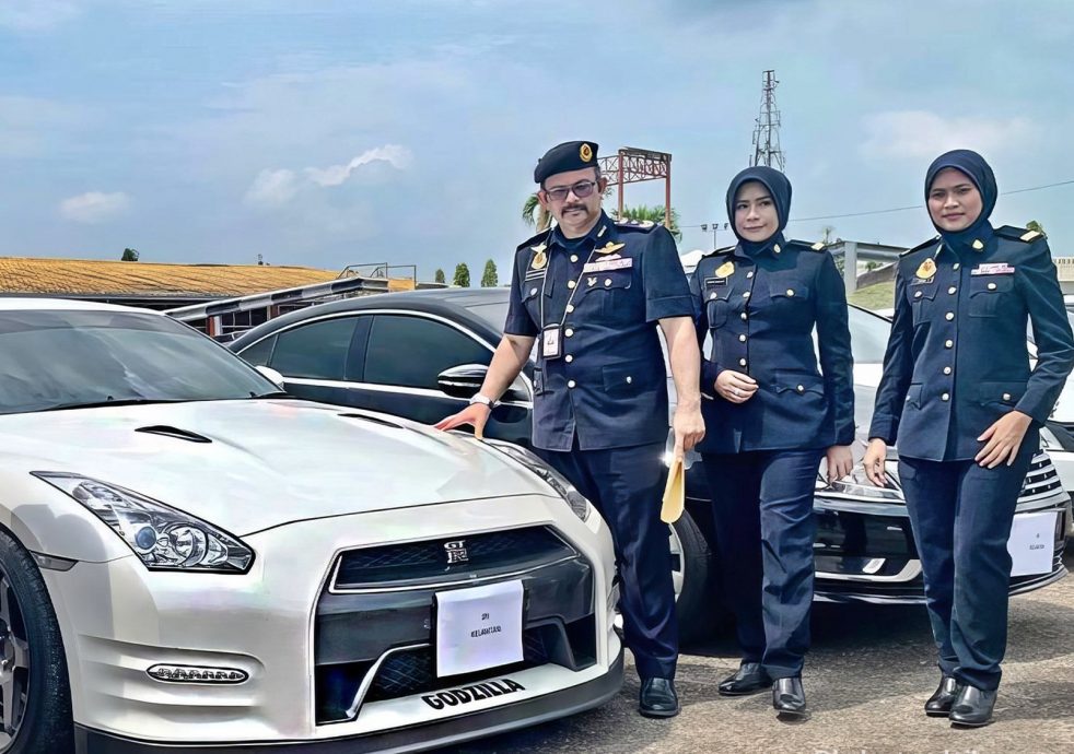 东：吉兰丹州陆路交通局查扣13辆价值近500万令吉豪车，主要涉无路税、无保险及假车牌。