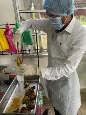 东:已签发:一名食肆业主因为售卖受到细菌污染的烤鸡,被判罚2500令吉。