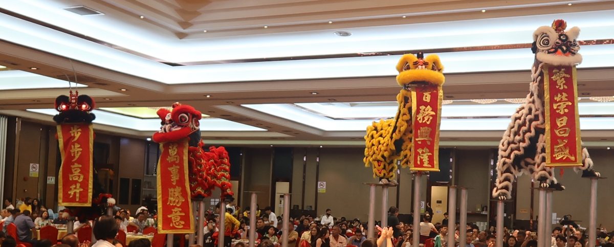 东：已签发：关丹华团联合会会长拿督蔡永祥赞扬关丹建造行的武术醒狮团已经走向国际，舞动传承与坚韧精神