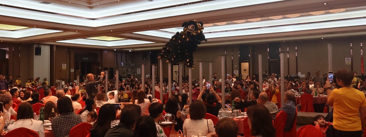 东：已签发：关丹华团联合会会长拿督蔡永祥赞扬关丹建造行的武术醒狮团已经走向国际，舞动传承与坚韧精神