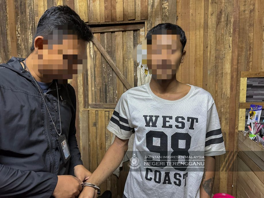 东:已签发:登嘉楼移民局执法组在勿述一带展开 “Ops Selera” 与 “Ops Sapu” 行动,扣留了22名非法入境者。