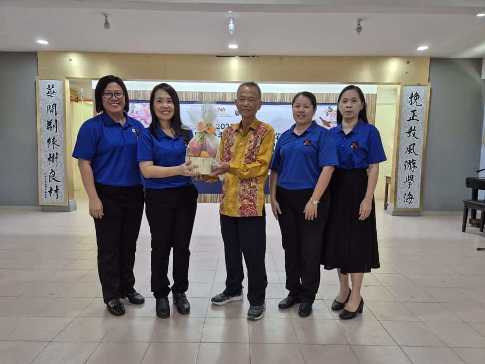 东:已签发:第39届全登华小华语演讲暨笔试比赛圆满举行,瓜登中华维新小学勇夺全场总冠军