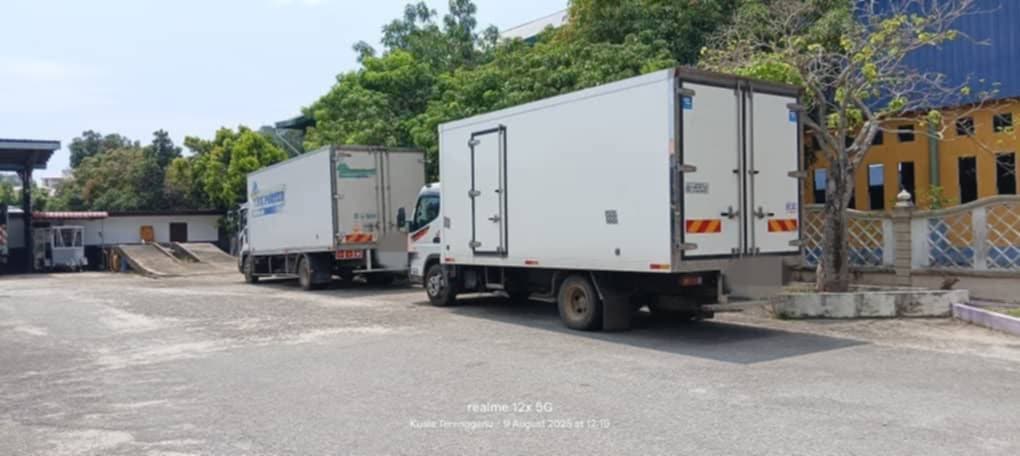 东:普通警察部队在吉兰丹通往登嘉楼的甘榜阿帕大路截查2辆形迹可疑的罗里,起获逾1万6000公斤走私猪肉,总值逾104万令吉。