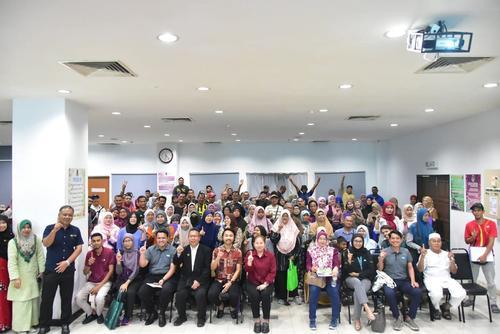 东:百乐县议会与国家储蓄银行联办无现金支付讲座 县议会鼓励小贩参与