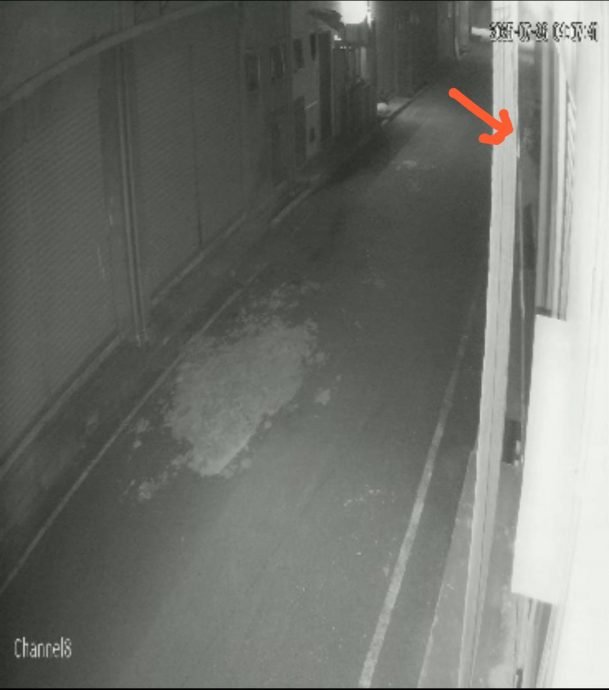 东:直凉商业中心爆窃 毛贼半夜光顾