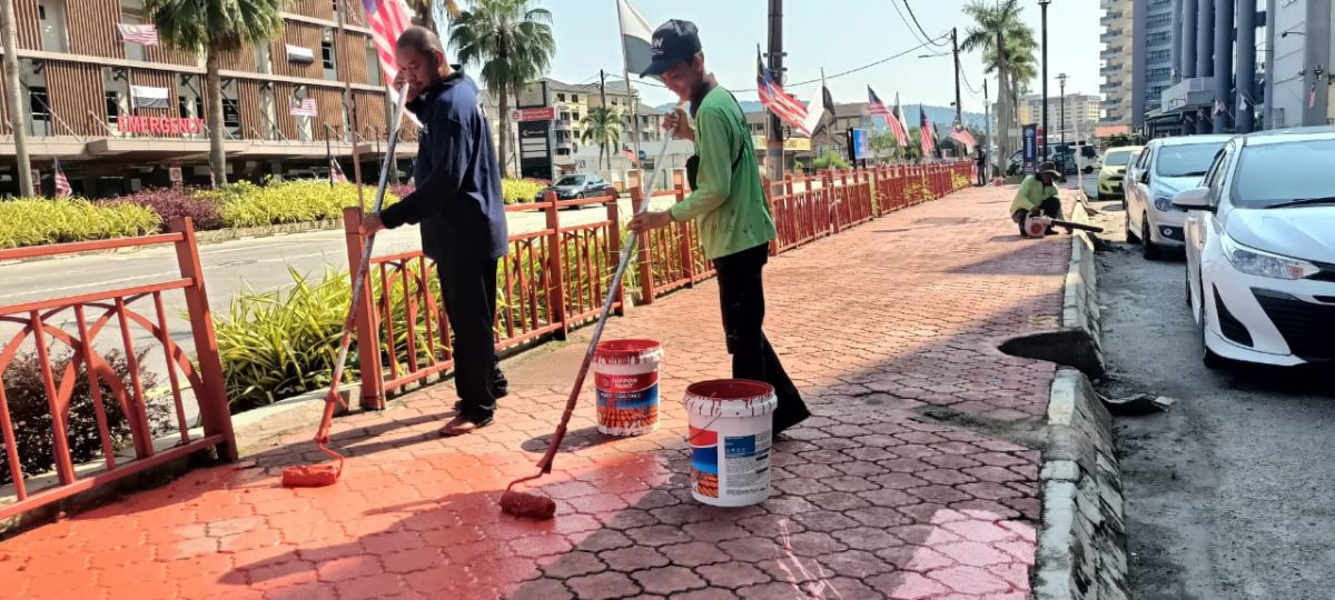 东:(已签发)关丹市政厅修缮人行道美化市容