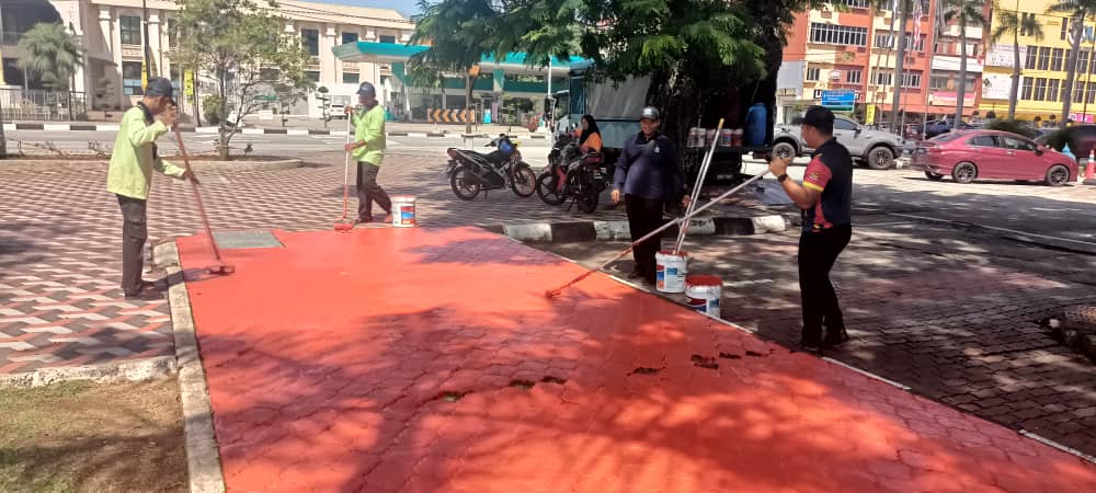 东:(已签发)关丹市政厅修缮人行道美化市容