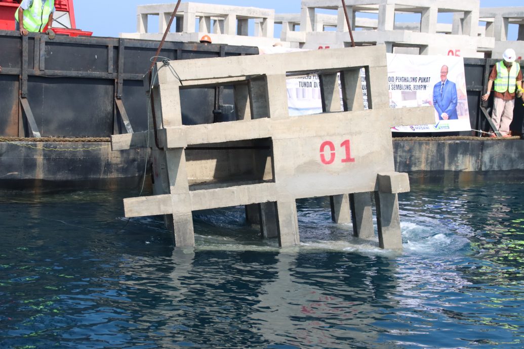 东:(已签发)彭亨州海域置放人工鱼礁