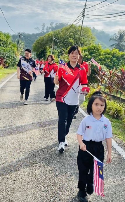 东：（已签发）美律谷华小爱国越野赛跑