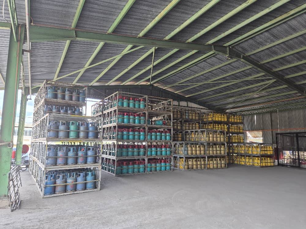 东:(已签发)警察普通行动部队起获一批6000余非法储存煤气及空钢瓶