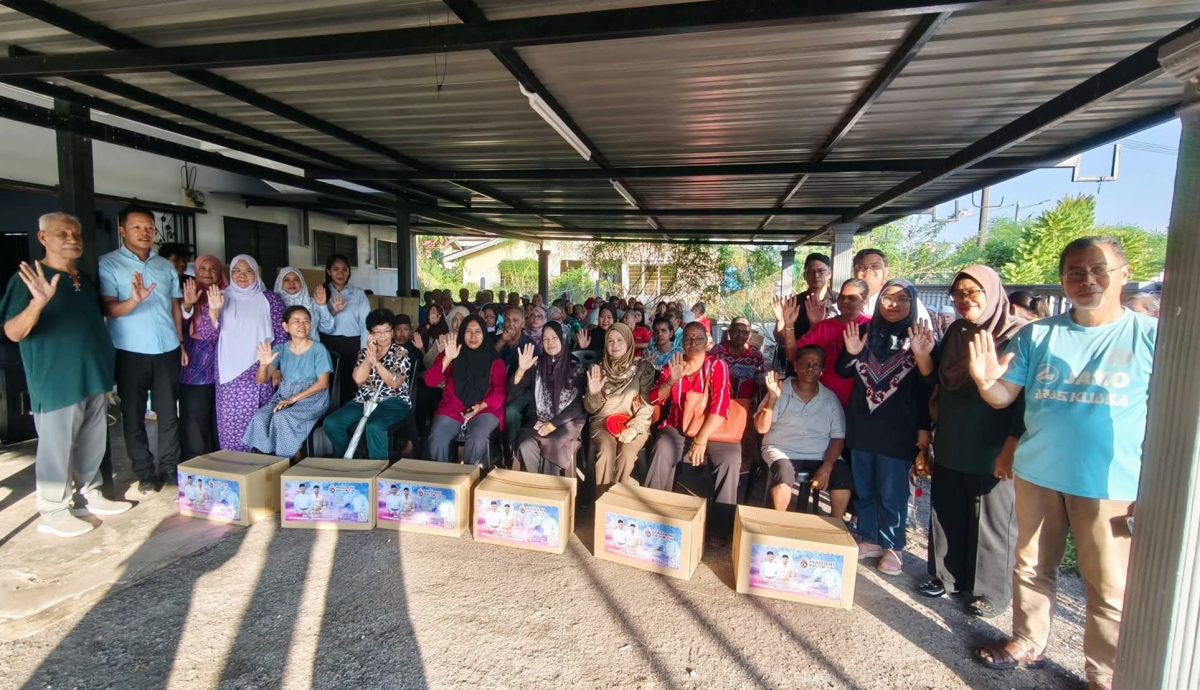 东：（已签发）陈俊广：首相署食物篮计划为符合资格者提供100令吉的食物篮