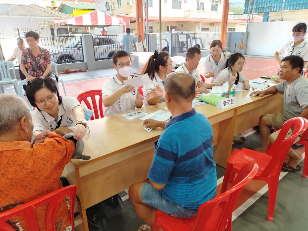 中医义诊进利民加地 逾百村民踊跃参与