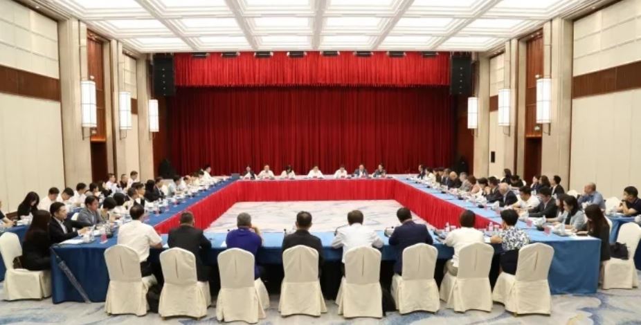 中商务副部长与30多家外企代表会面 吁深耕中国