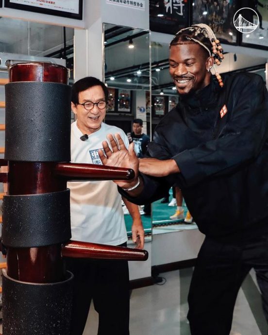  中国行北京相见欢  巴特勒向成龙学功夫