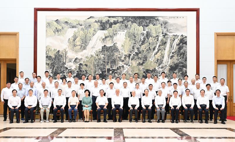 习近平指示官员认真研究吸收网民对“十五五”规划意见