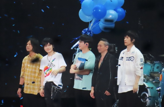 五月天石头自曝身体撑不住 预先为未来缺席演出道歉