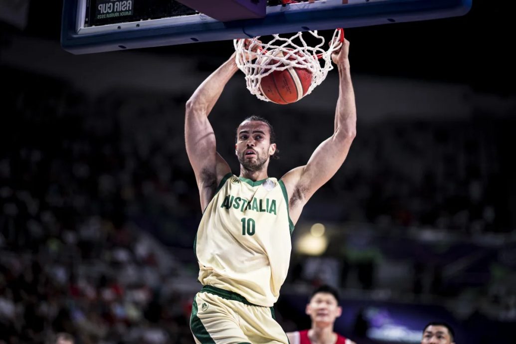 亚洲杯男篮赛|1分险胜中国保不败神话  澳洲达成3连霸