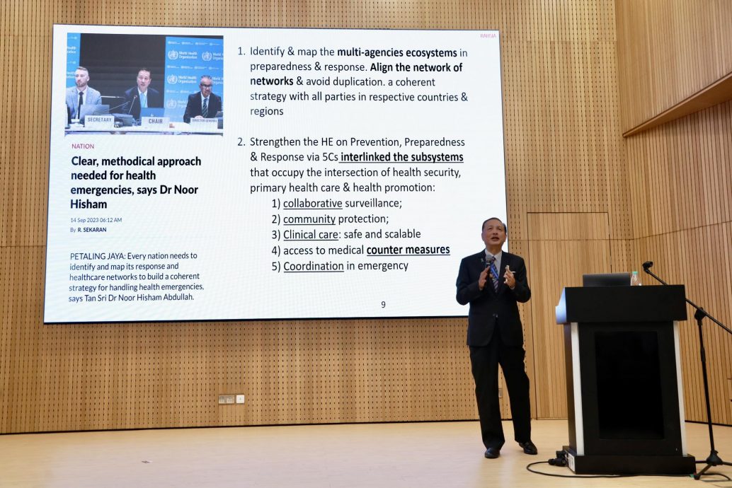 人物专访 / 丹斯里诺希山