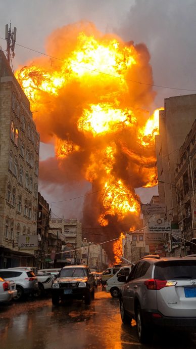 以军空袭也门总统府所在地 火球腾空6死86伤 港市成火海