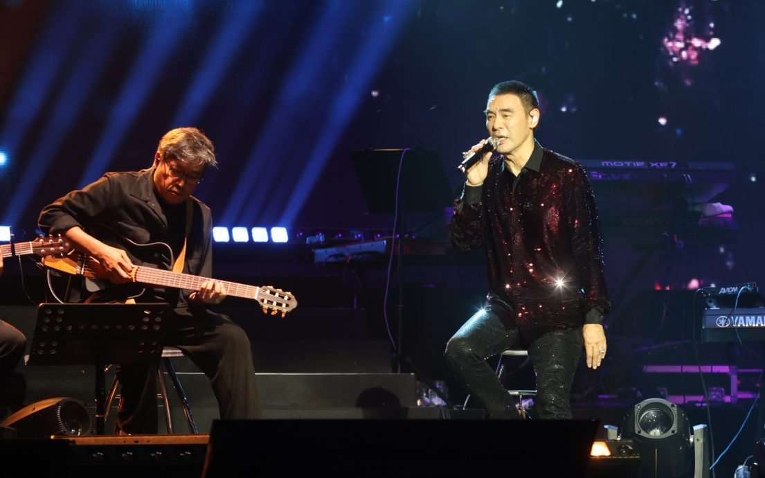 以寸头造型携女来马开唱 阿B遥送生日歌贺阿伦