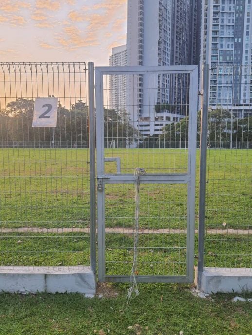 余保凭:改善交通系统 应增U转路口高架桥