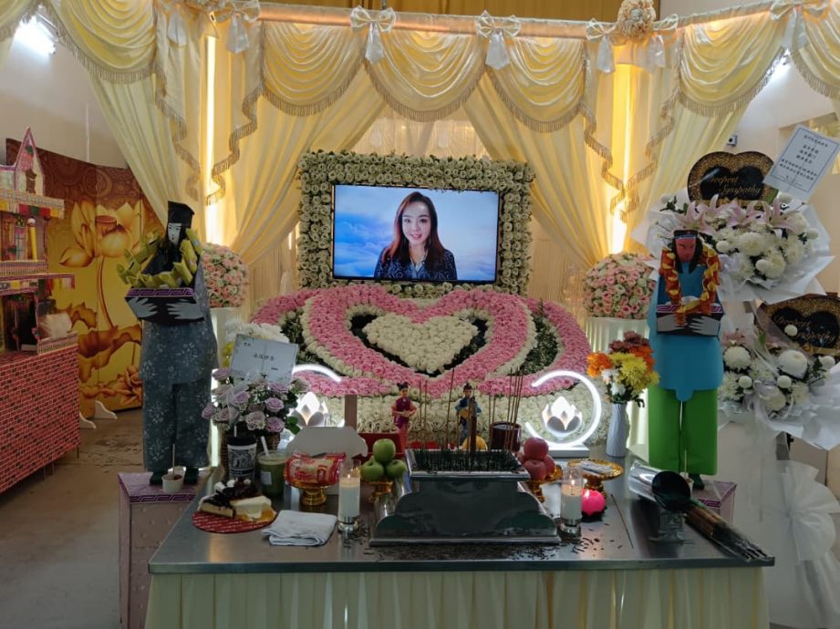 供星洲网：昨天还好好的去学校参与义卖会，怎知就没了...家翁：我们都接受不了