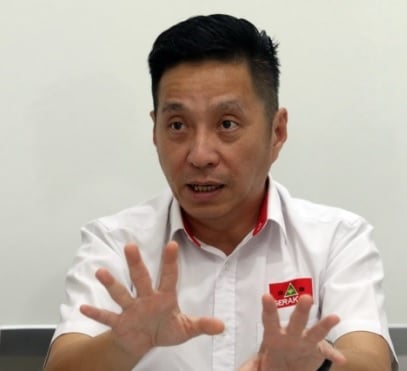 倒挂国旗事件应调解非严惩 胡栋强批团结部长火上浇油