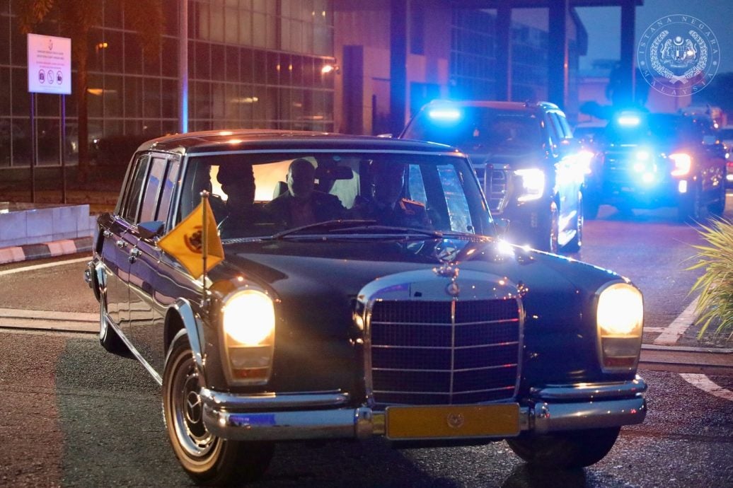 元首结束访俄顺利返抵柔佛