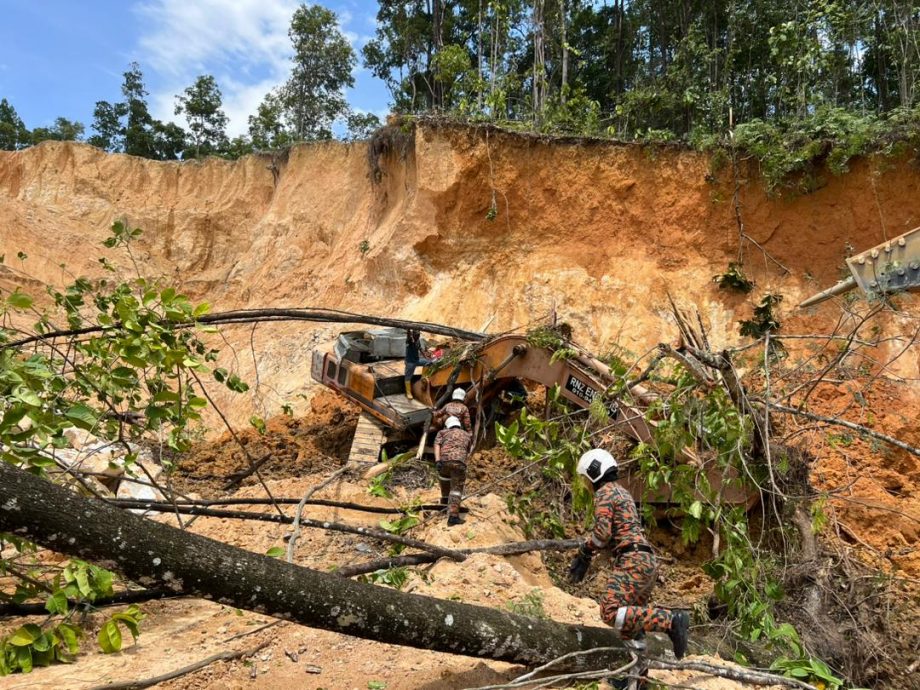 克拉末波赖采石场土崩事故 6旬挖掘机司机当场亡