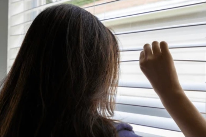 **全国综合（只供网）**公寓对面单位每天不同男人出入  女子：疑涉性交易