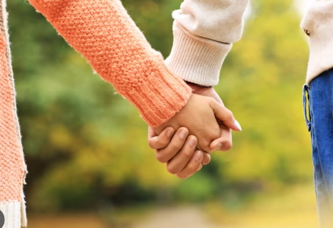 **全国综合（只供网）**政治人物自爆：我女儿是歌手小三！