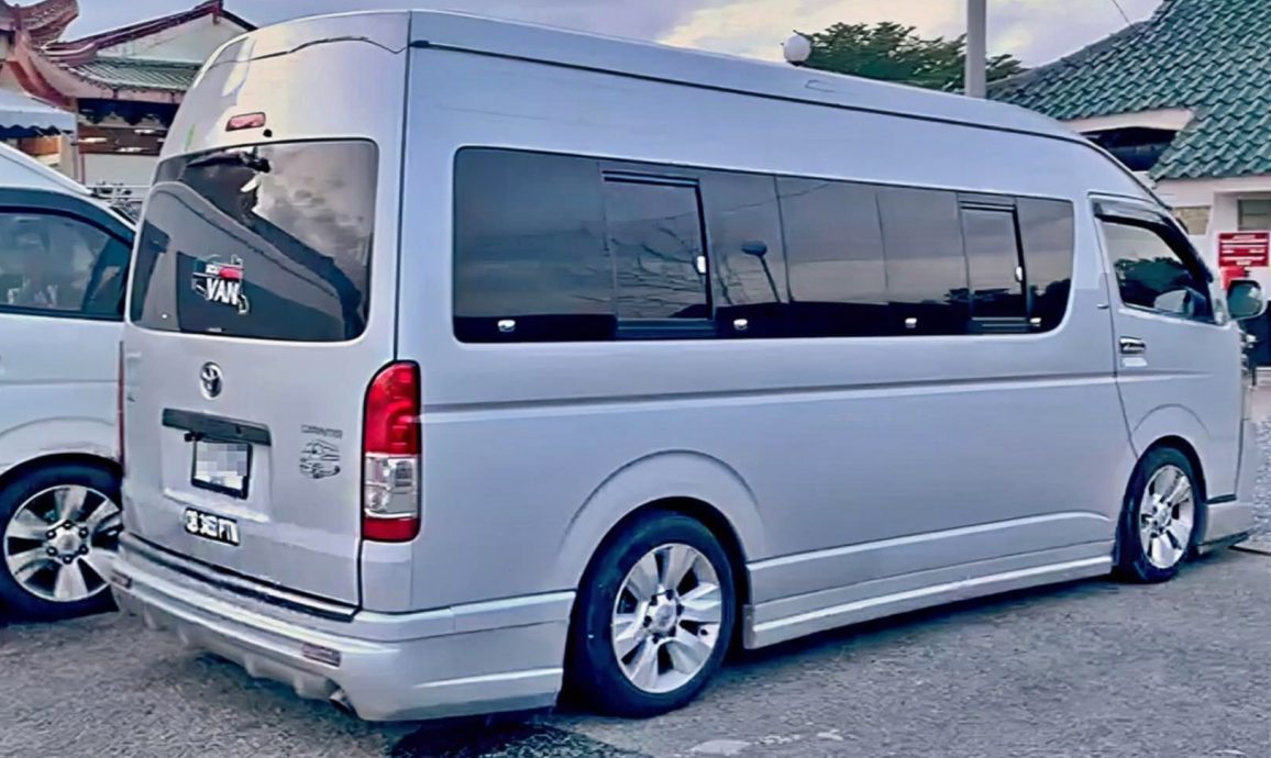 全国：吉兰丹州移民局局长莫哈末尤索透露，当局近期发现有少数代理涉嫌使用伪造印章，为泰国籍劳工办理入境手续。