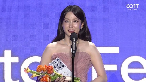 全球OTT大奖︱《难哄》白敬亭夺人气奖 坂口健太郎与朴恩斌封视帝后