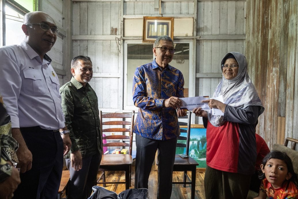 全(已签发):公共服务局总监谈退休年龄提高至65岁