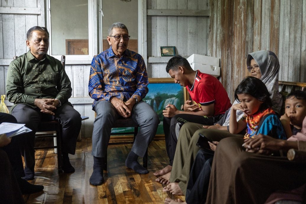 全(已签发):公共服务局总监谈退休年龄提高至65岁