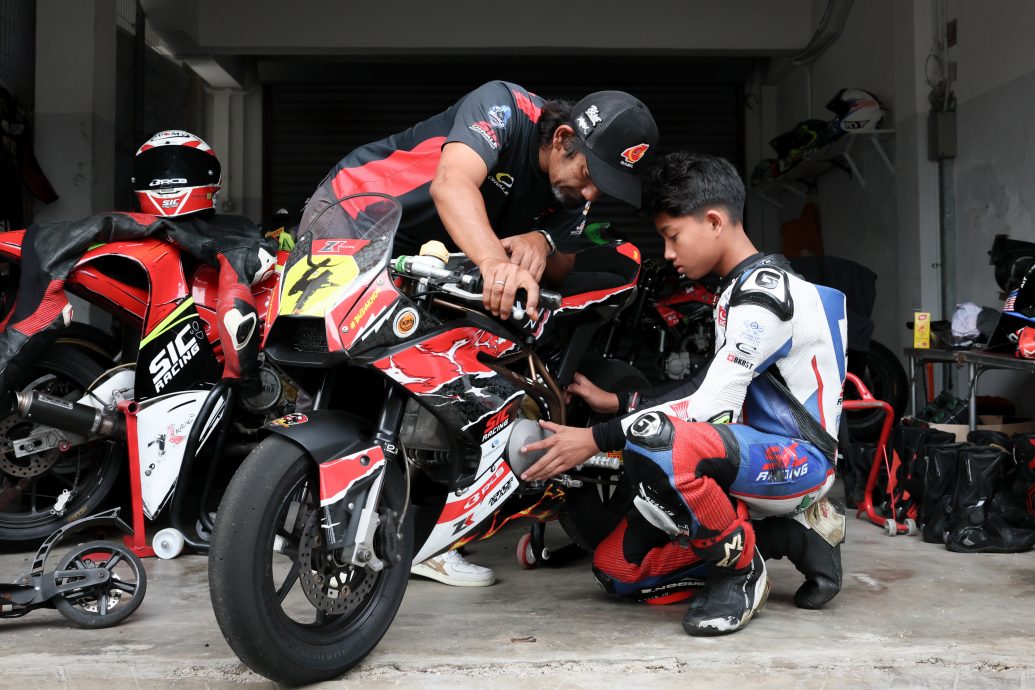 全：少年车手卡比尔伊凡 西班牙赛若夺冠将是最好的国庆礼物