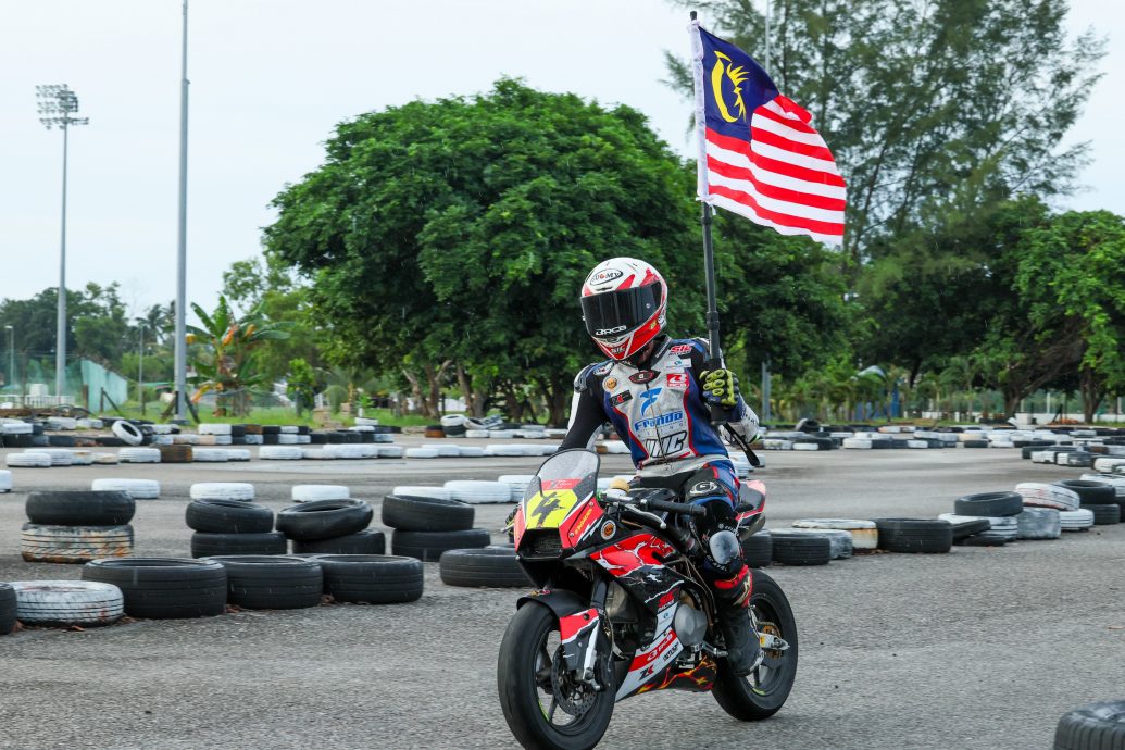 全：少年车手卡比尔伊凡 西班牙赛若夺冠将是最好的国庆礼物