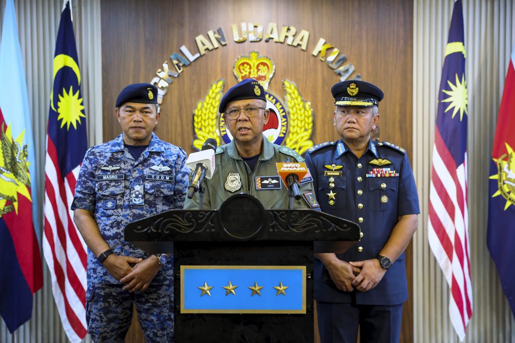 全:已签发/等待调查结果出炉,大黄蜂战机不参加国庆庆典活动。